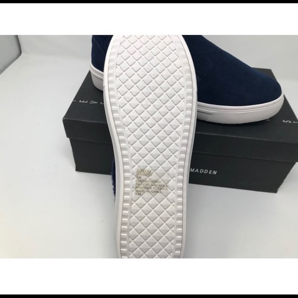 Steven Madden Cuddles Navy Suede - Picture 6 of 7